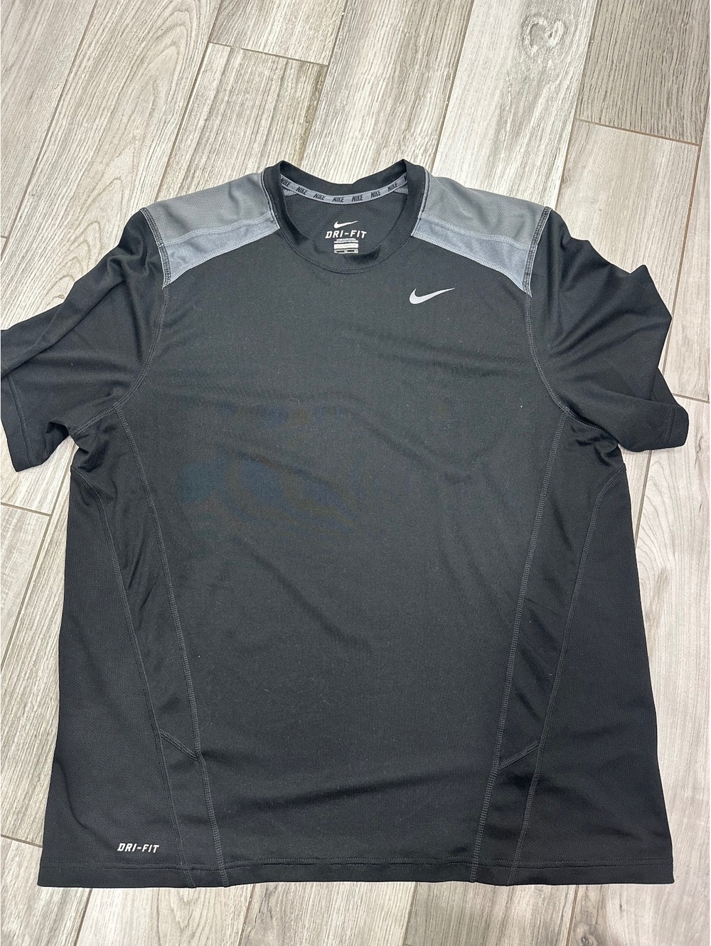 Nike Dri-FIT Black and Gray Athletic T-Shirt XL